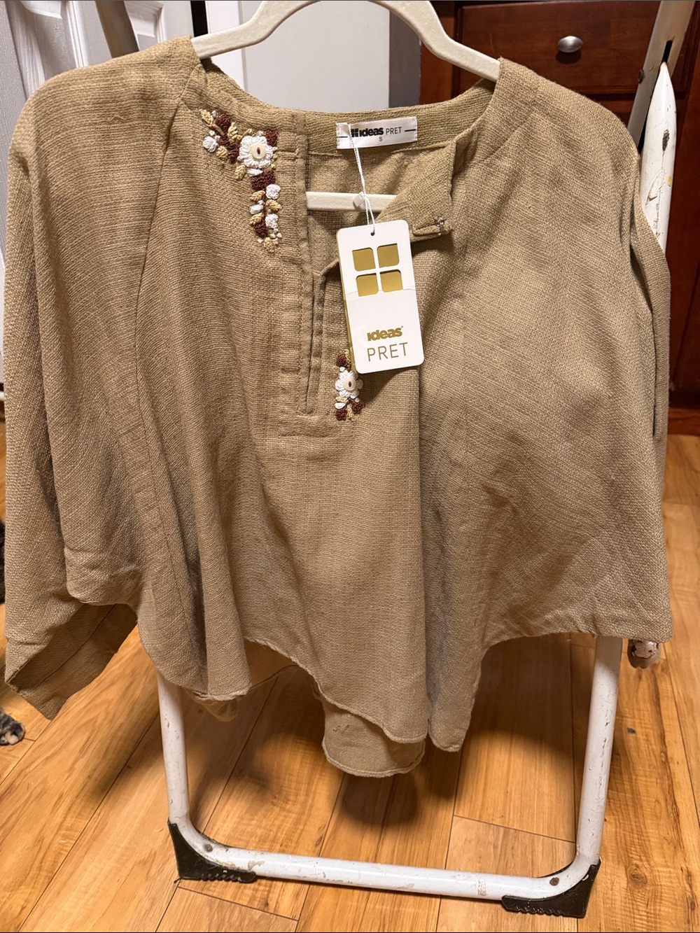 NWT ~ ideas Pret ~Linen Boho Embroidered Relaxed Top Dolman Jute Sleeve - Picture 2 of 8